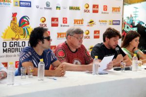 Galo da Madrugada leva 30 atrações em mais de 10 horas de desfile