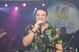 André Rio comanda noite regada a frevo e ritmos nordestinos no Quinta no Galo