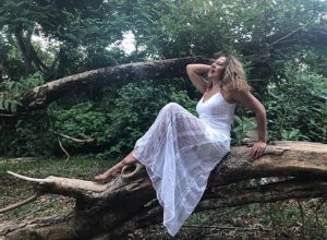 Cristina Amaral: O forró que deságua no mar de gente do Galo da Madrugada