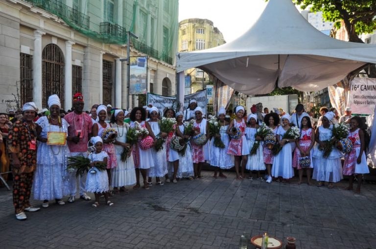 CAMINHADA DOS TERREIROS, NO CENTRO DO RECIFE, MARCOU O INÍCIO DO MÊS DA CONSCIÊNCIA NEGRA